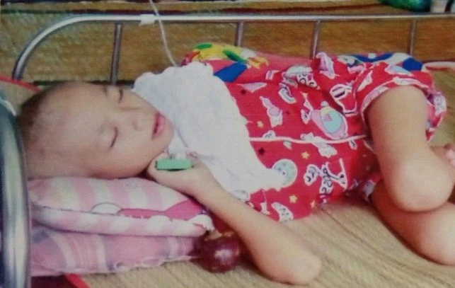 Cháu Nhung bị ung thư xương chậu giai đoạn cuối